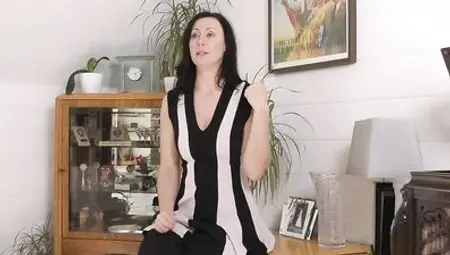 Lara In Stockings And Heels Fucks Fan - Laras Playground