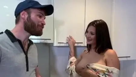 Bearded delivery guy has sex with busty beauty