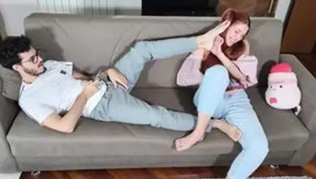 POV: My Stepsister Fucks Me and Makes Me Cum with Her Feet, Footjob. (dialogues in Italian)