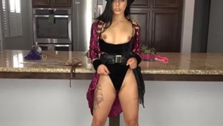 Baberotica: Gina Valentina fingering