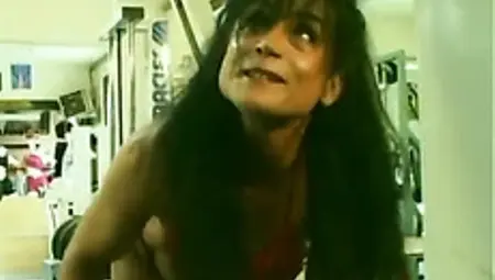 Francesca Petitjean And Kelly Fuck Men At The Gym