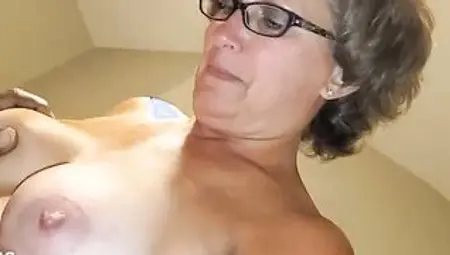 PAWG Big Butt Mature Shelly Loves BBC Hookups