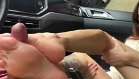 Ayla Gois Footjob in Car