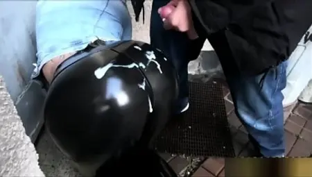Cum ASS CumWalk Latex
