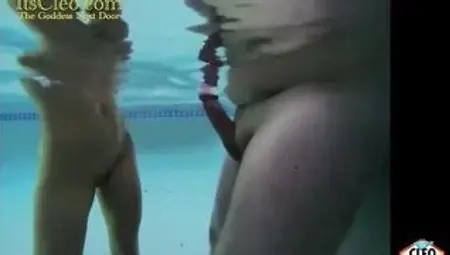 Mermaids Annie Knight And Its Cleo Submerge Inside Pool For BLOWJOB!