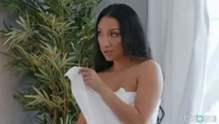 Asian horny MILF Vicki Chase mind-blowing porn movie