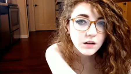 Four Eyed Slut With Curly Hair Is A Passionate Masturbator With A Sexy Ass