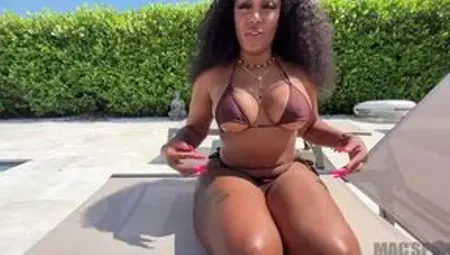 Charlotte Lavish 4K