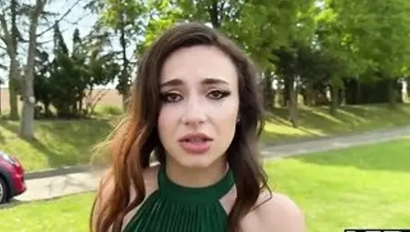 CLOSE-UP of SLOPPY SNATCH licking. VIP4K compilation