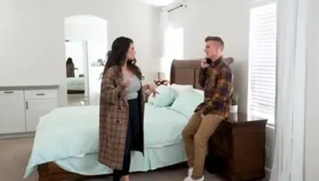 Stepmom Arabelle Raphael teams up with horny Aften Opal