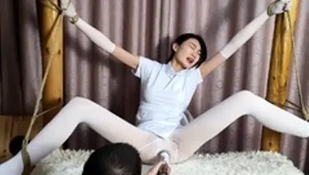 Beautiful and sexy girl Su Ying bondage and toyed