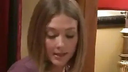 Mother I'd Like To Fuck seduces masseuse