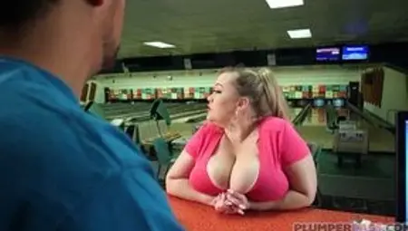 Busty PAWG MILF (Bowlin Balls) 1080p