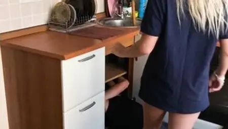 My Wifey Seduce Plumber and Offers Her Snatch Into Front Of Me