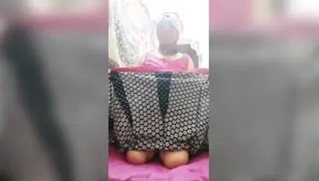 Punjab woman Manisha showing her naked and booty
