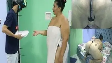I Suck The Pizza Delivery Man's Dick - He Gives Me Cum On My Tits