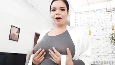 Kinky Messeur Sofia lee massaging Sofia lee