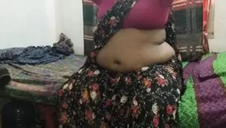 Tamil House Wife Beautiful Aunty Very Hot Big Boobs Aunty Very Hot Fucking in Bed