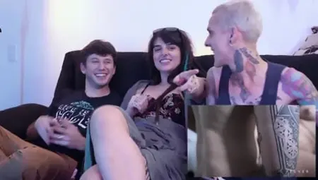 Dread Hot assistindo porn da Mia Linz com dois fs