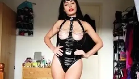 Anna Zapala – Teasing her new Black latex BDSM lingerie