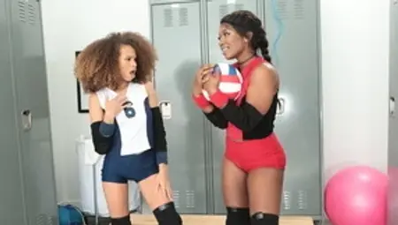 Skylar Nicole and Cecilia Lion make love in the locker room