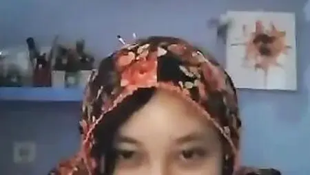 Solo Indonesian chick masturbation